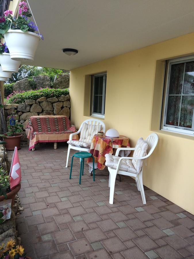 Bed and Breakfast Mona'S Sleep & Go Buren  Exterior foto