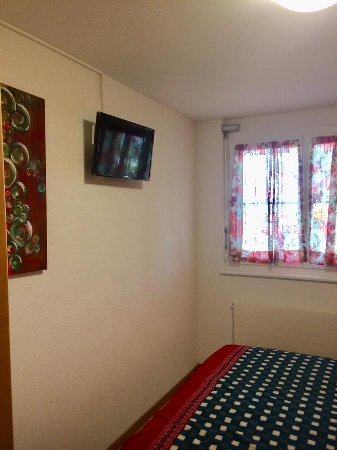 Bed and Breakfast Mona'S Sleep & Go Buren  Exterior foto
